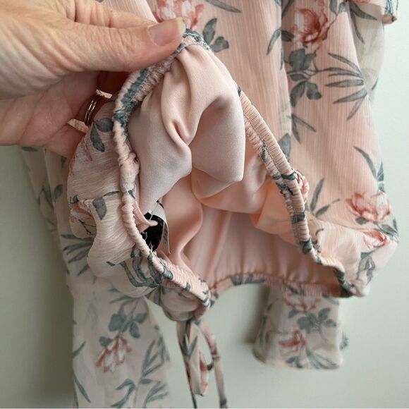 😊3/$30 Off shoulder sheer sleeves tropical tie front blouse Sz M EUC - Picture 7 of 10